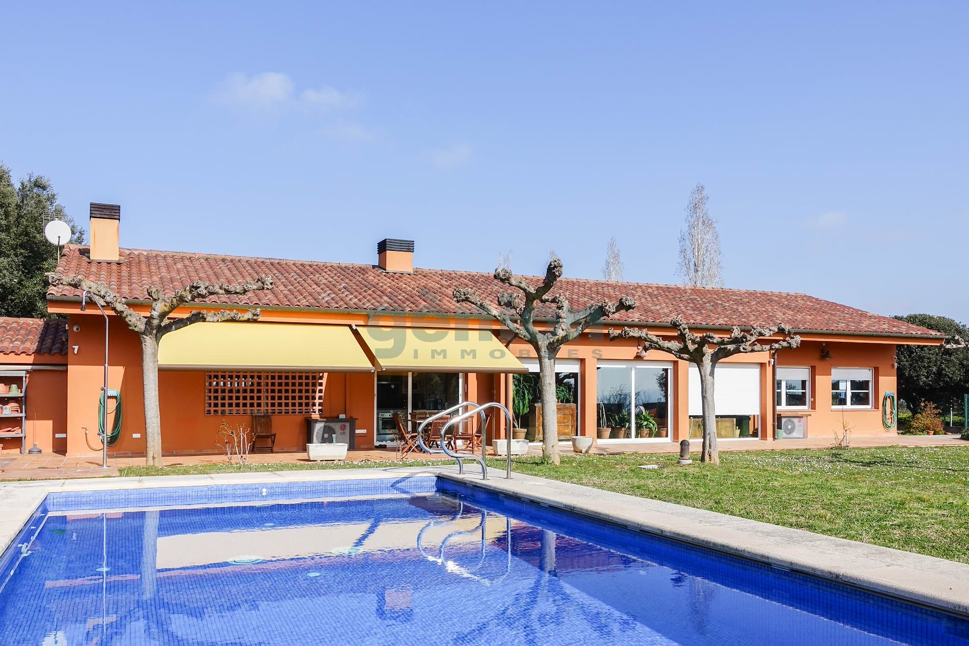 CASA INDEPENDIENTE DE 4 HABITACIONES EN LA PARTE ALTA DE MONTFULLÀ, BESCANÓ - Foto 2