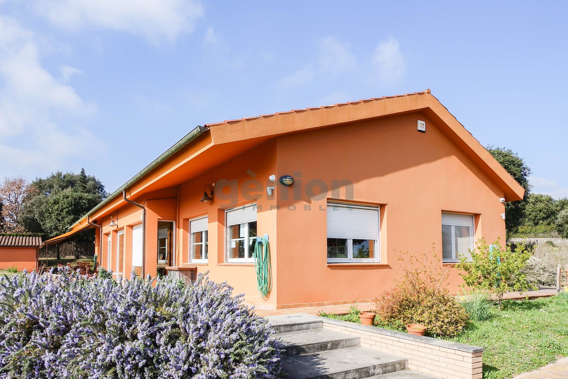 CASA INDEPENDIENTE DE 4 HABITACIONES EN LA PARTE ALTA DE MONTFULLÀ, BESCANÓ - Foto 4