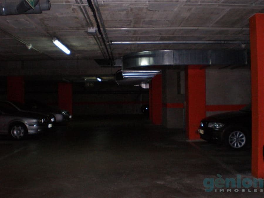 PLAZAS DE APARCAMIENTO PARA COCHE MEDIANO Y GRANDE - Foto 2