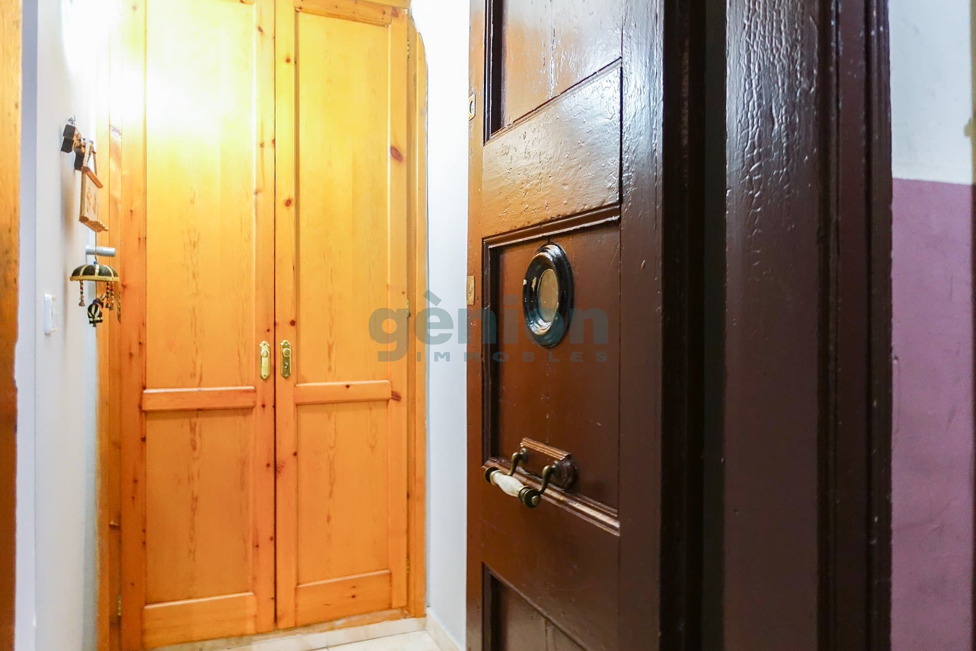 PISO EN PLENO BARRI VELL DE GIRONA, CON FACHADA AL CARRER  DE LA CORT REIAL - Foto 3