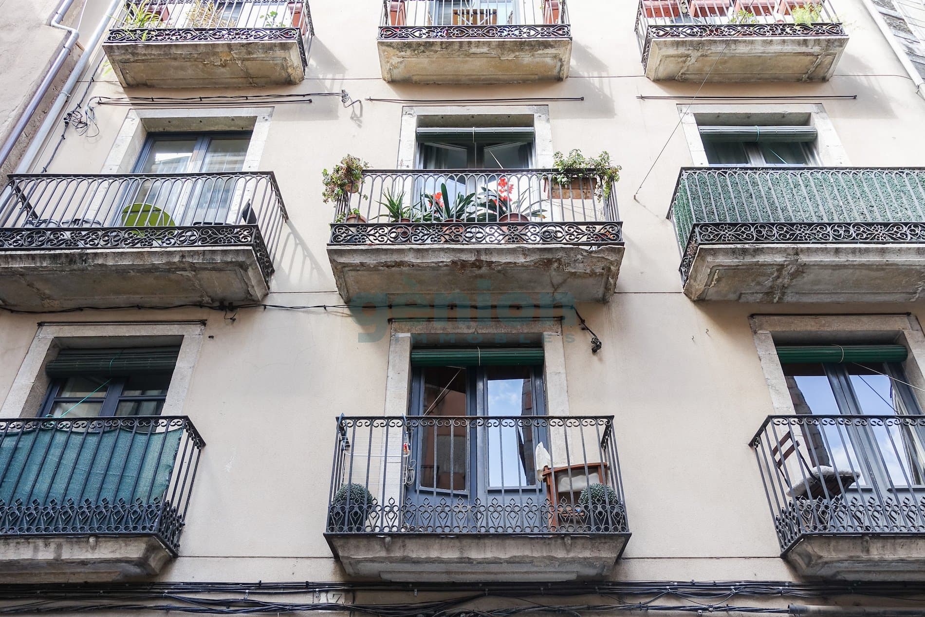 PISO EN PLENO BARRI VELL DE GIRONA, CON FACHADA AL CARRER  DE LA CORT REIAL - Foto 1