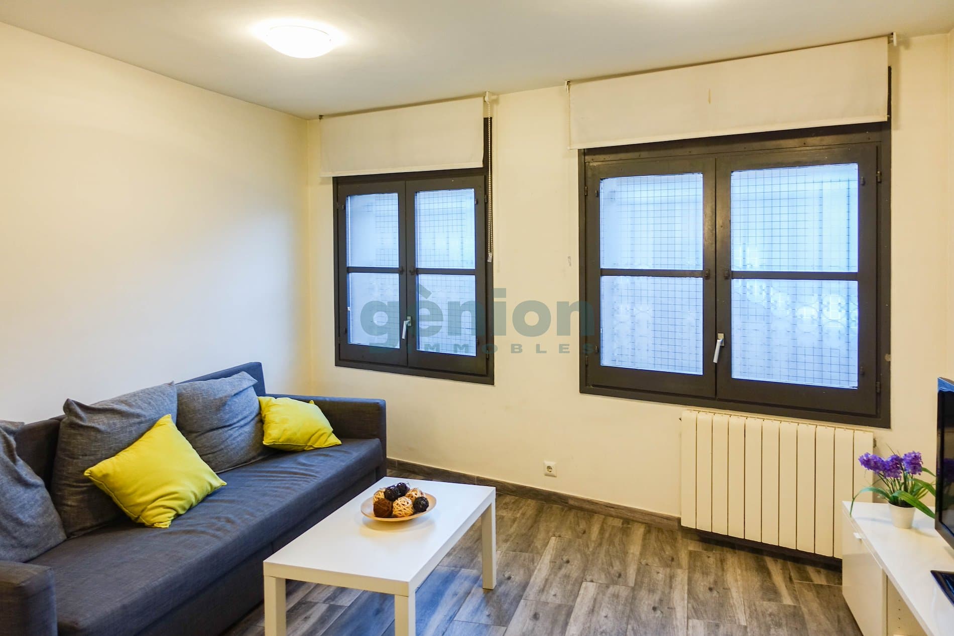 APARTAMENTO EN EL BARRIO VIEJO DE GIRONA, CON LICENCIA COMO PISO TURÍSTICO - Foto 4