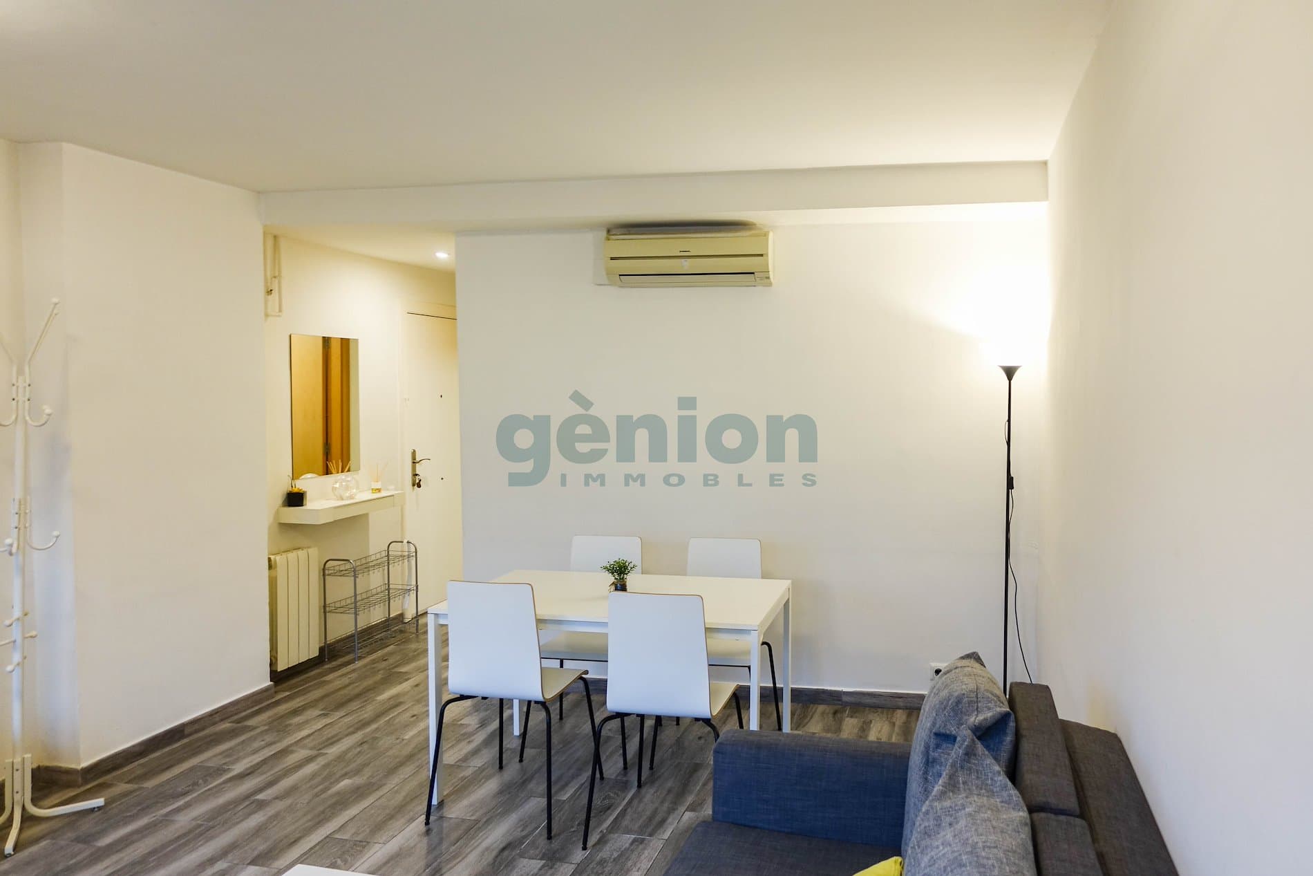APARTAMENTO EN EL BARRIO VIEJO DE GIRONA, CON LICENCIA COMO PISO TURÍSTICO - Foto 3