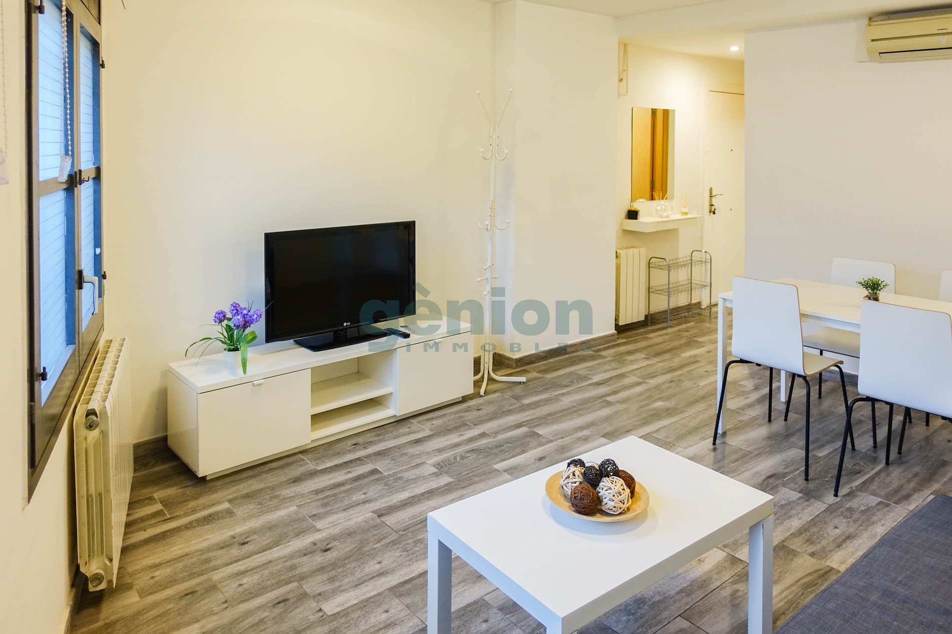 APARTAMENTO EN EL BARRIO VIEJO DE GIRONA, CON LICENCIA COMO PISO TURÍSTICO - Foto 2
