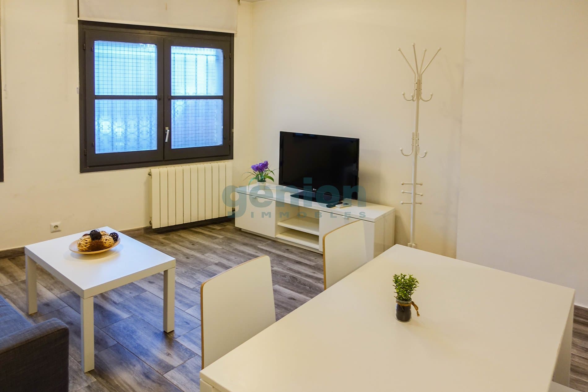 APARTAMENTO EN EL BARRIO VIEJO DE GIRONA, CON LICENCIA COMO PISO TURÍSTICO - Foto 1