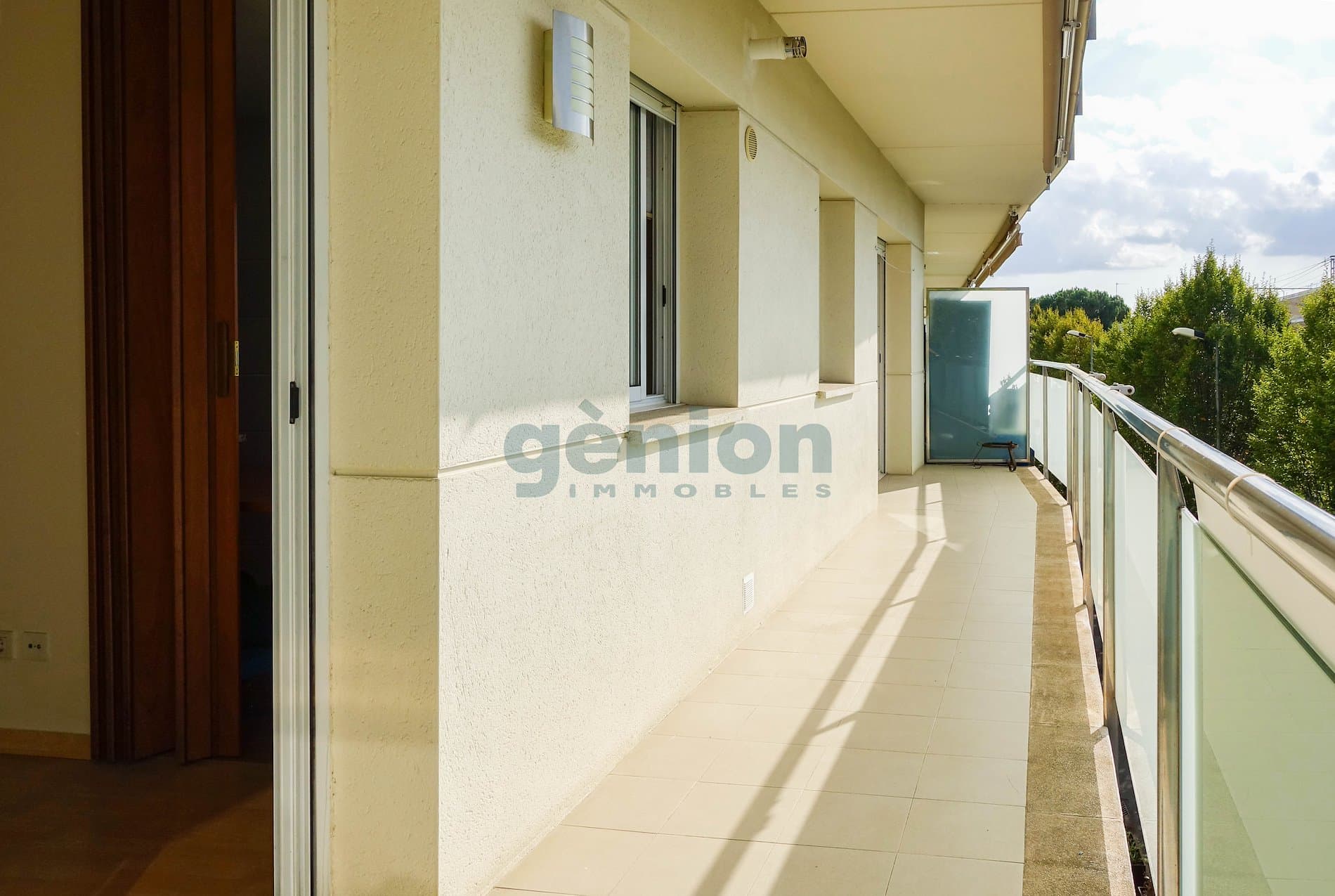 PISO DE 2 HABITACIONES GRANDES EN PLENO CENTRO DE GIRONA. 80M² Y 15M² DE TERRAZA - Foto 3