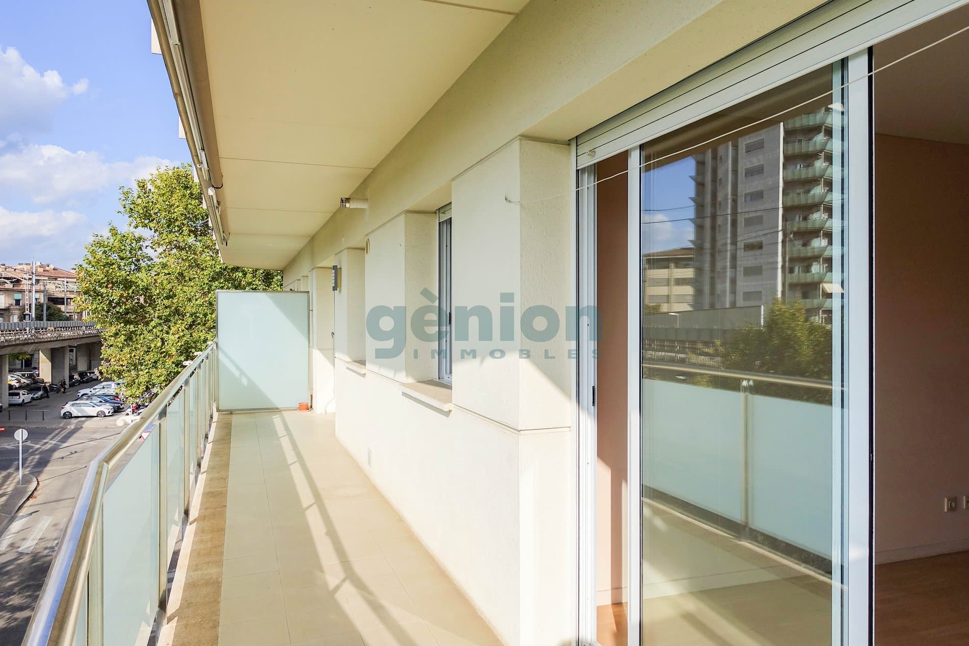 PISO DE 2 HABITACIONES GRANDES EN PLENO CENTRO DE GIRONA. 80M² Y 15M² DE TERRAZA - Foto 2