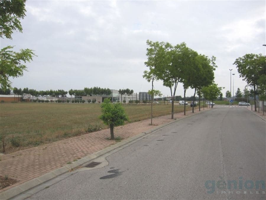 PARCELA INDUSTRIAL DE 9.541m², EN FORALLAC - Foto 2