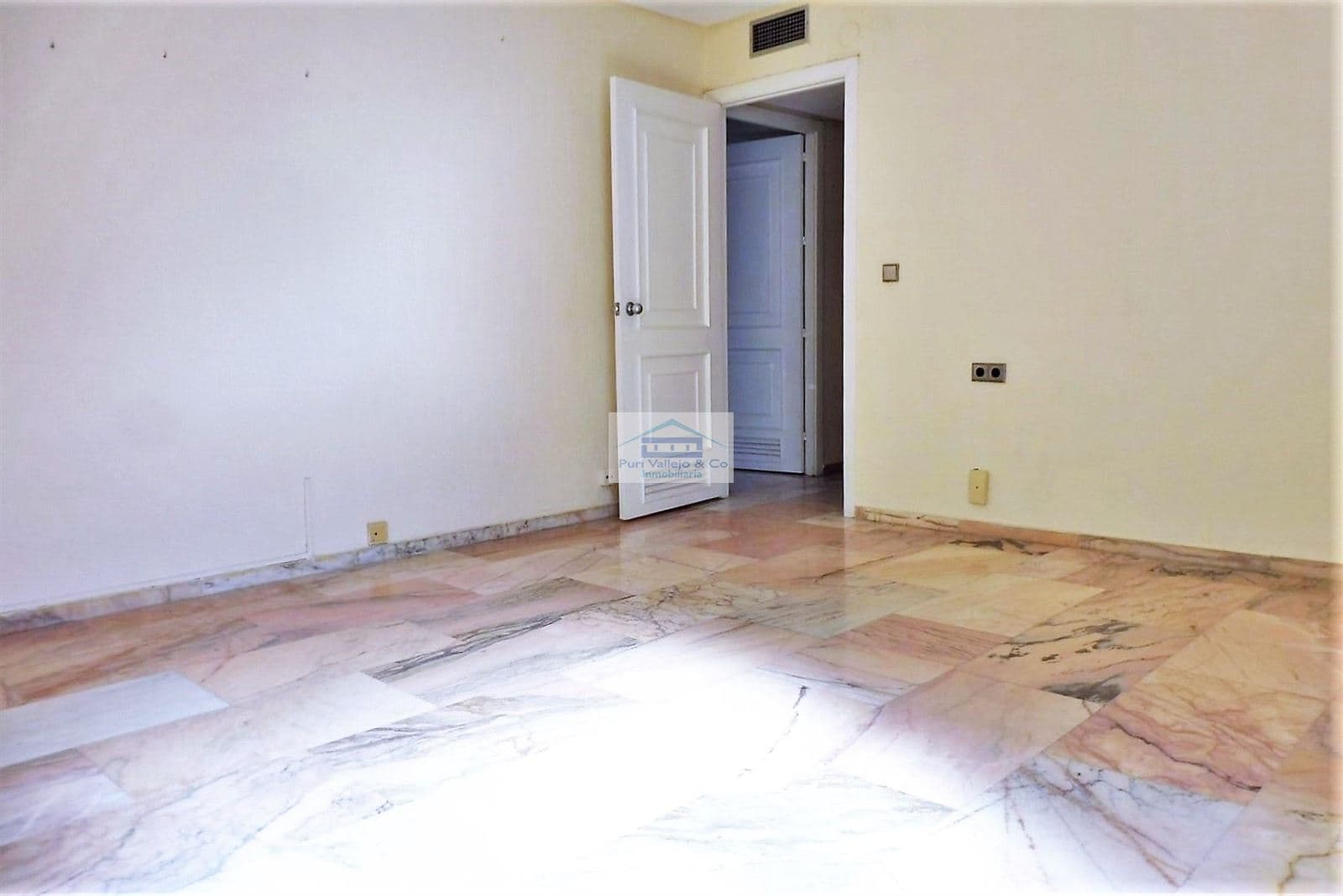 Espléndida oficina con mucha Luz natural. - Foto 2