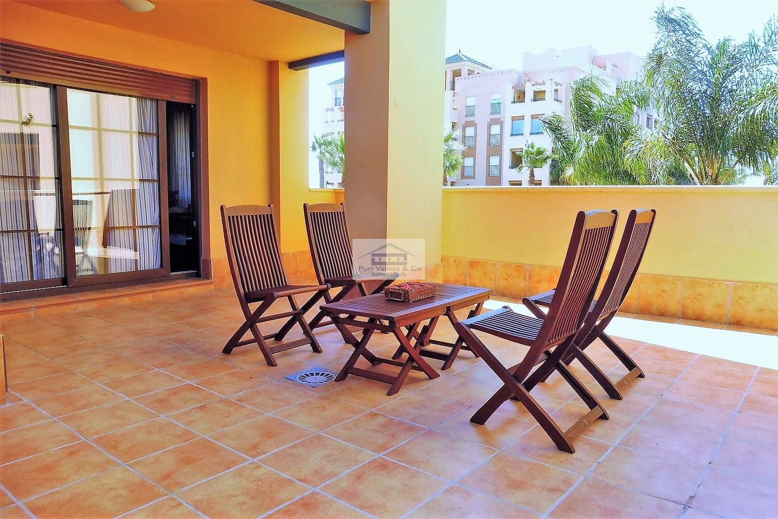 Apartamento en 1ª línea de Playa. - Foto 1