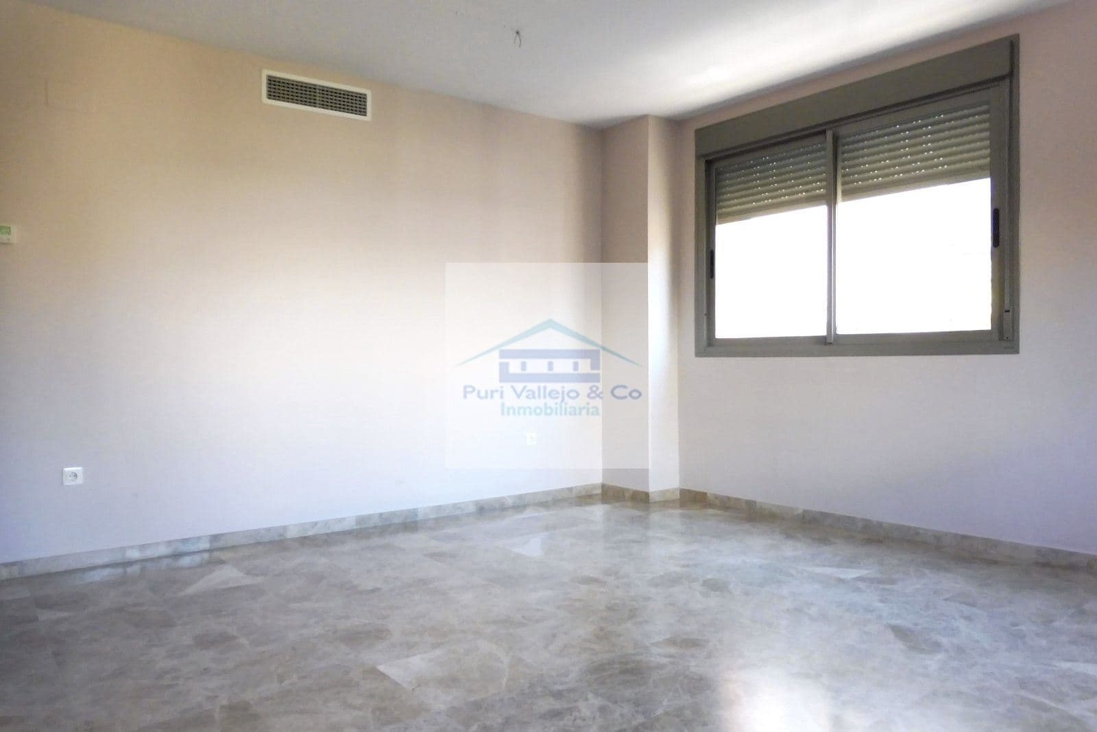 Gran piso de 3 habitaciones con piscina y garaje. - Foto 5