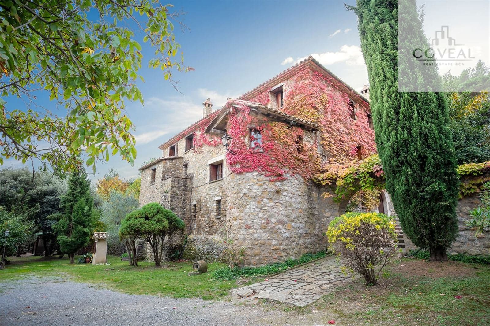 FANTASTICA MASIA DE 2443 M2 CON PARCELA DE 5,73 ha EN BEUDA - Foto 5