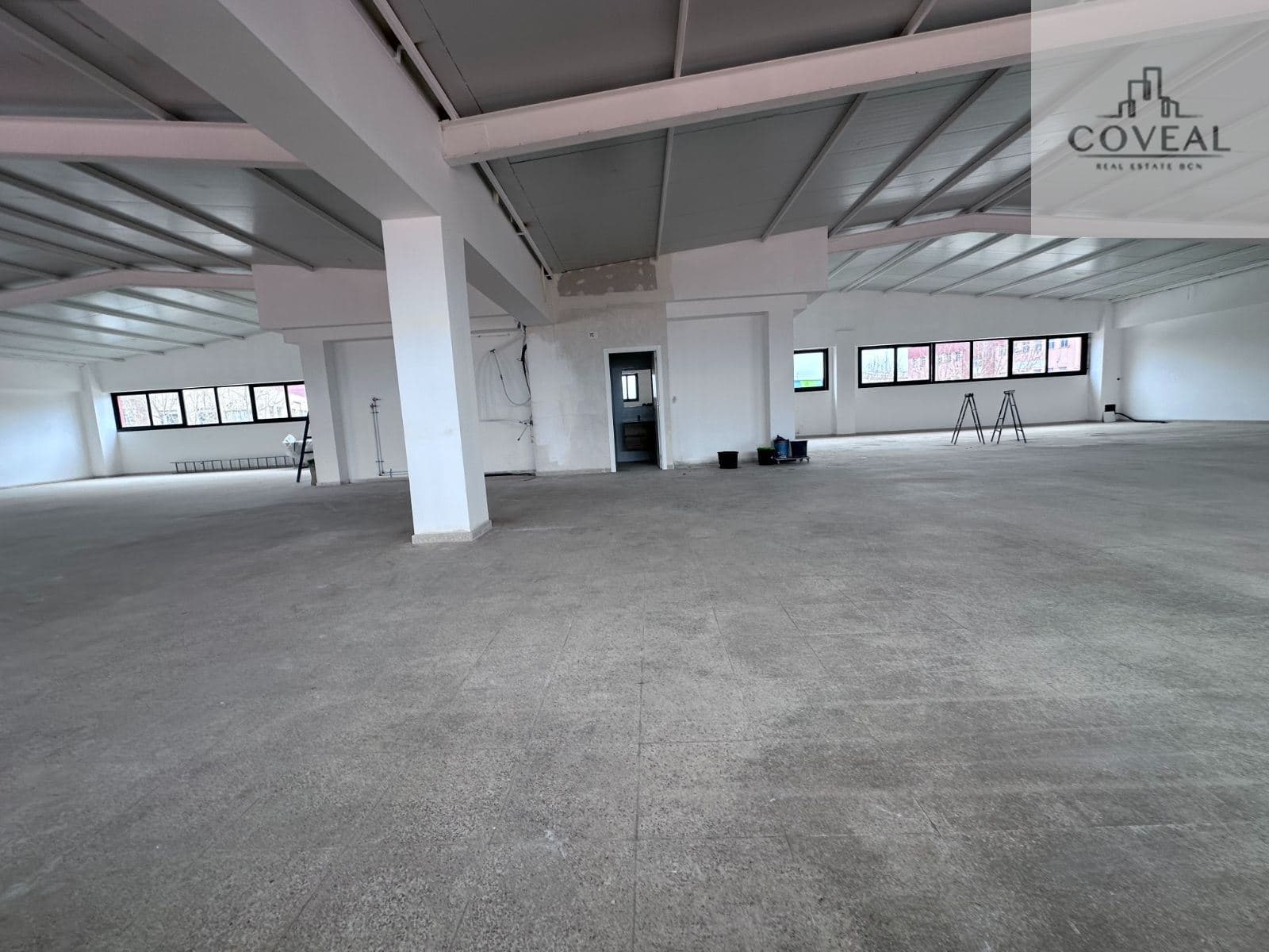 ALQUILER NAVES EN EDIF. INDUSTRIAL ESPACIO FLEXIBLE DESDE 300M2 - Foto 2