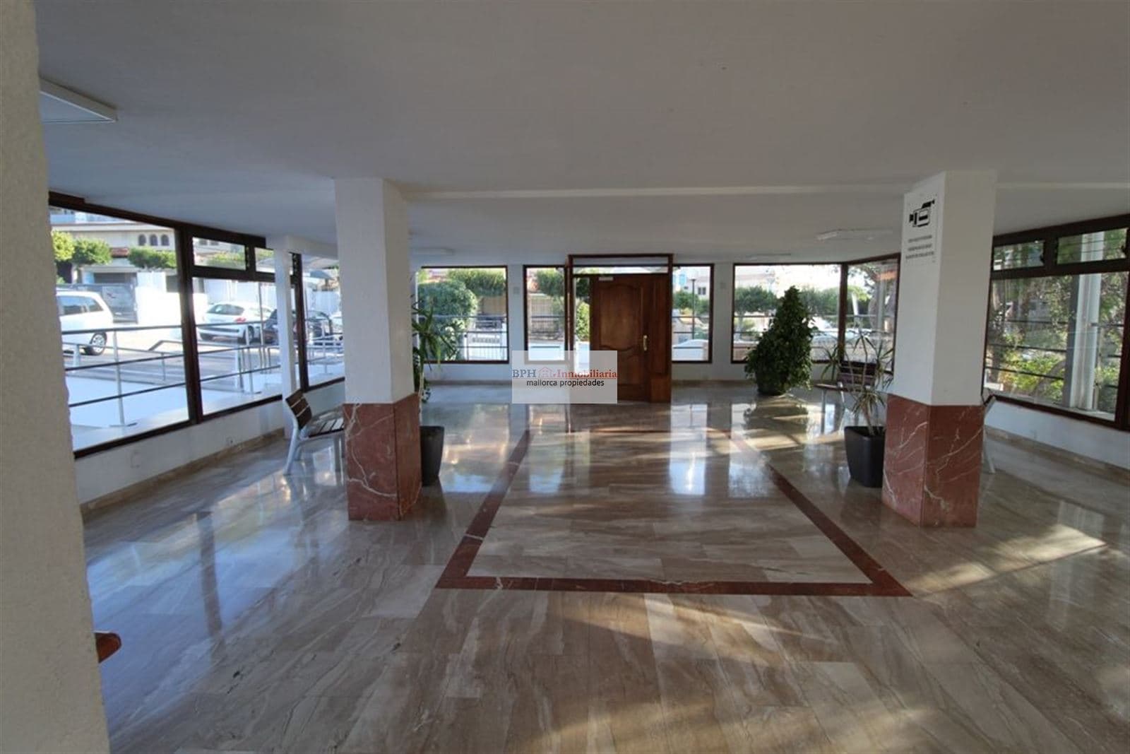 APARTAMENTO VISTAS AL MAR CON PISCINA - Foto 1