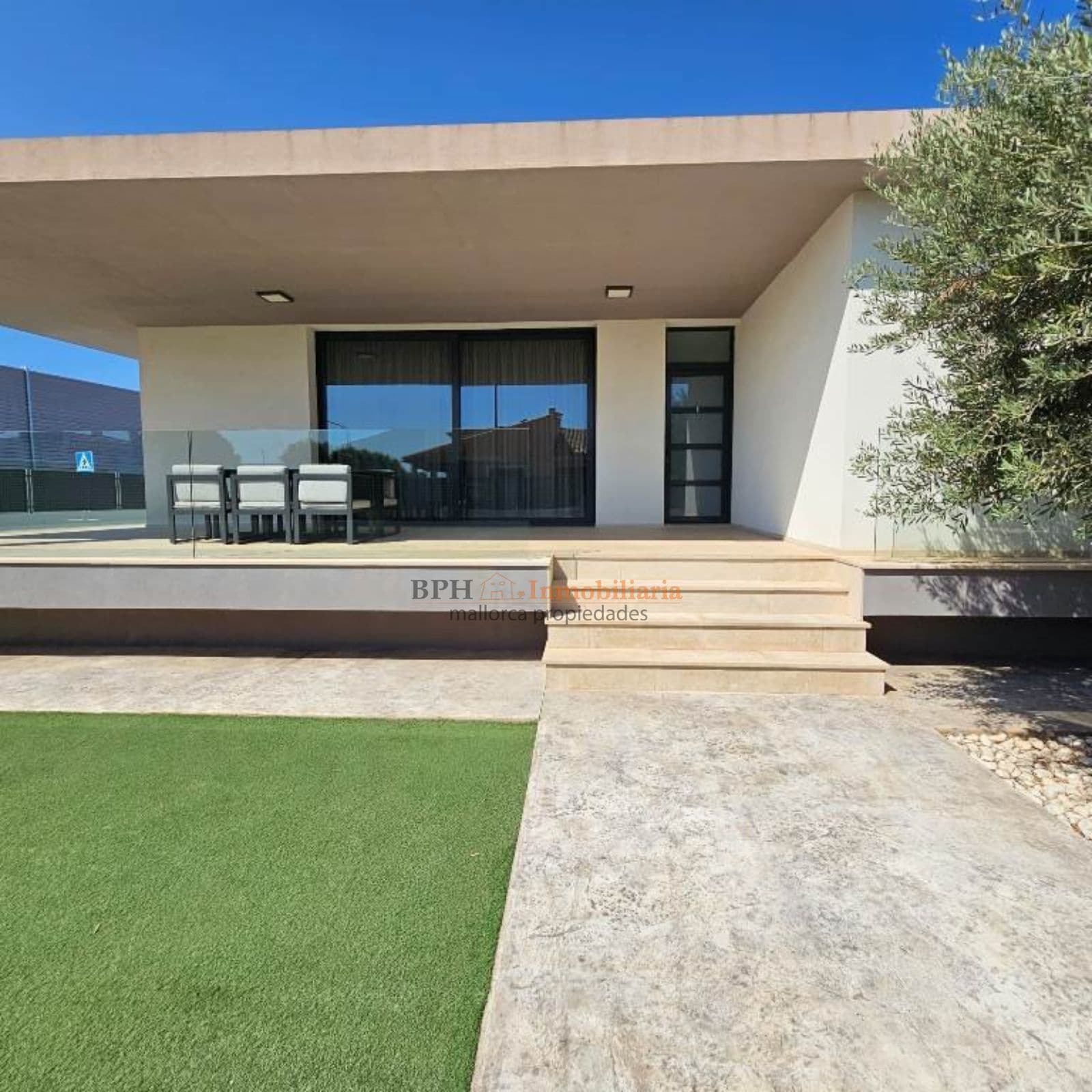 UNIFAMILIAR MODERNO EN ALQUILER - Foto 1