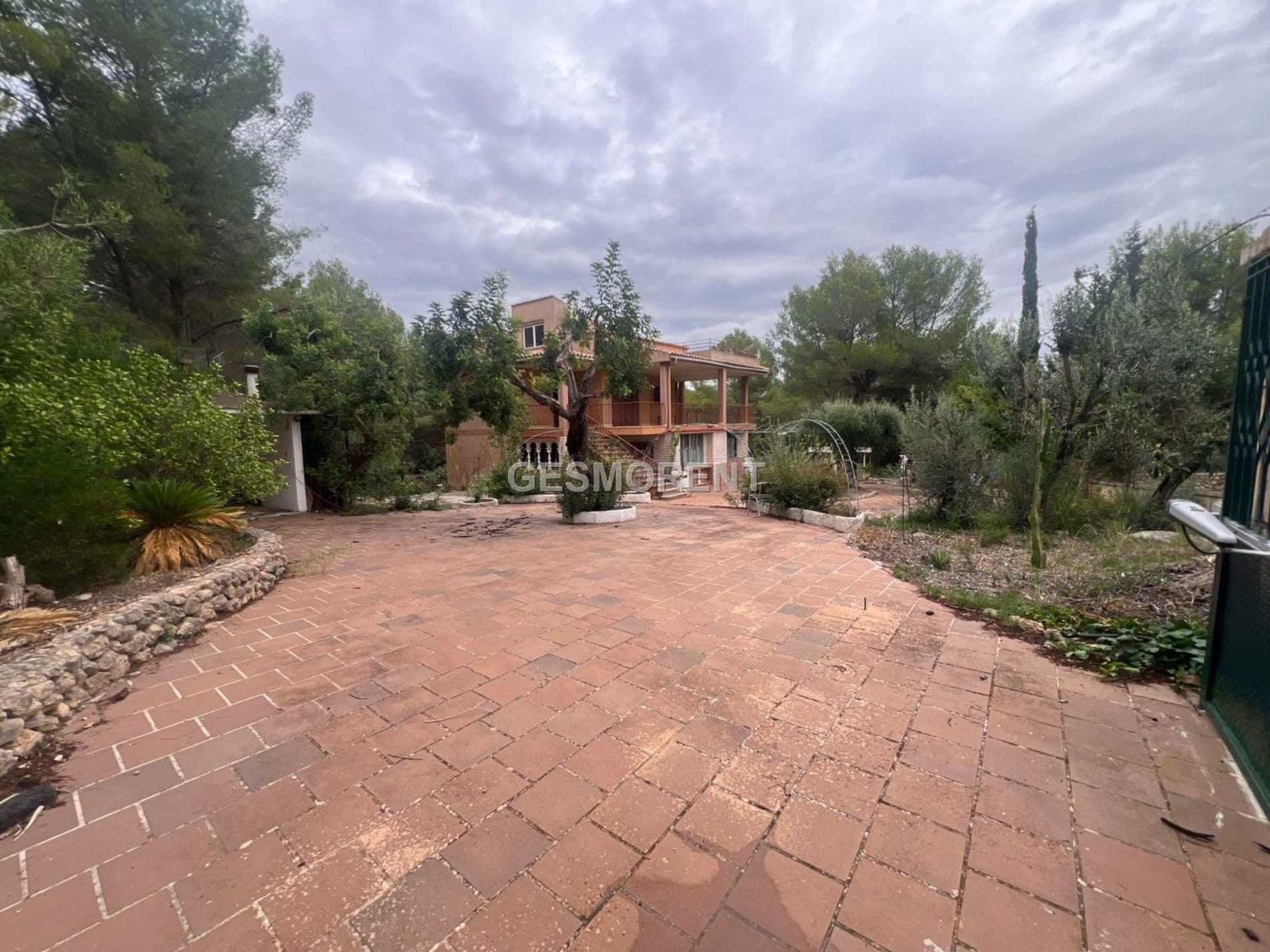 FINCA URBANA EN VENTA EN ESPORLES - Foto 1