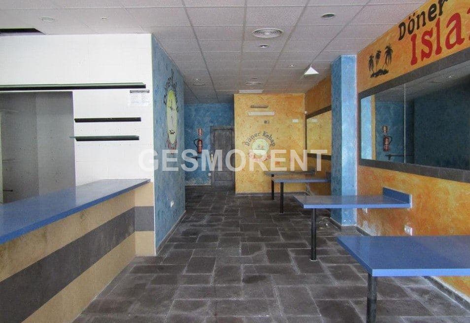 LOCAL EN VENTA FRENTE AL PUERTO DE CIUTADELLA DE MENORCA - Foto 3