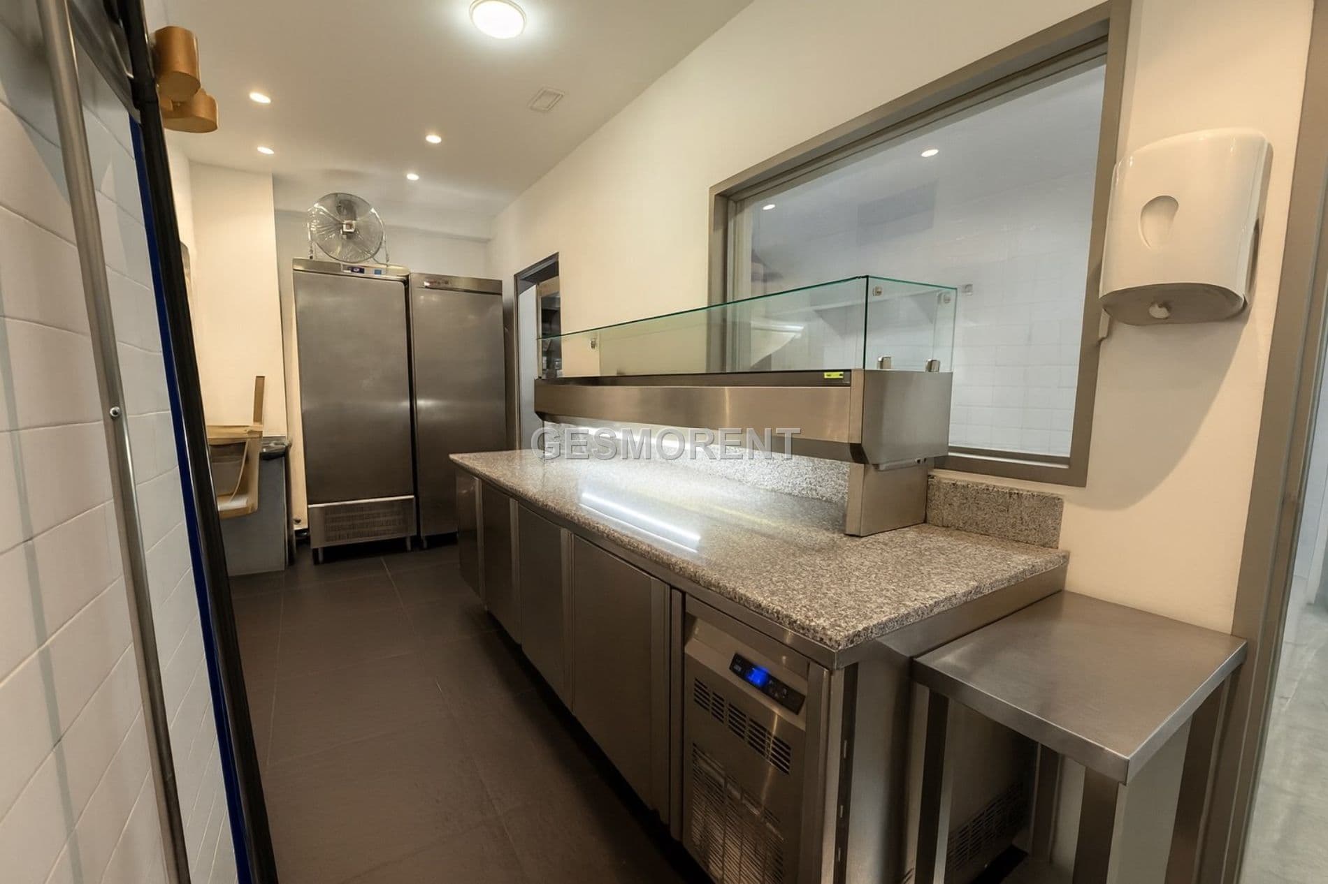 LOCAL EN TRASPASO EN SANTA CATALINA - Foto 5