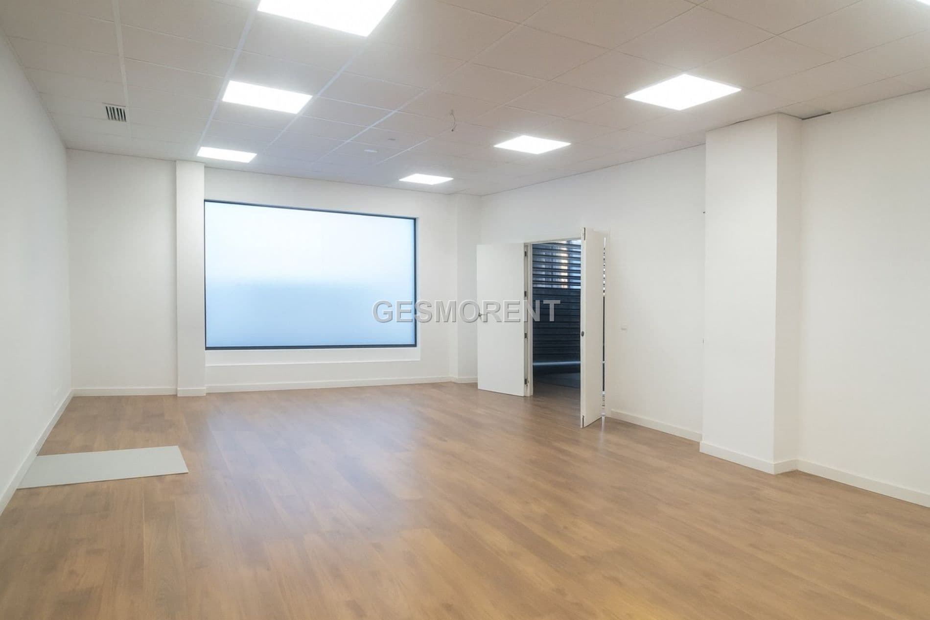 CONJUNTO DE 7 LOCALES EN ALQUILER Y VENTA EN TORREJON DE ARDOZ, MADRID - Foto 1