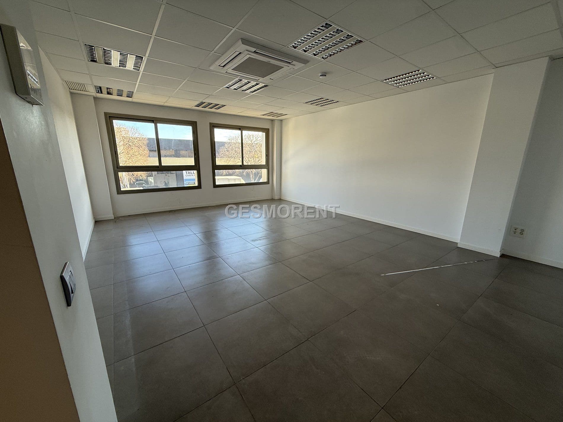 LOCAL COMERCIAL EN ALQUILER EN POLIGONO SON CASTELLO - Foto 3