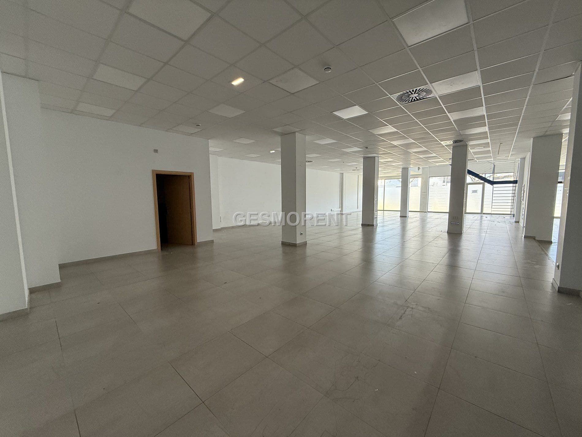 LOCAL COMERCIAL EN ALQUILER EN POLIGONO SON CASTELLO - Foto 1