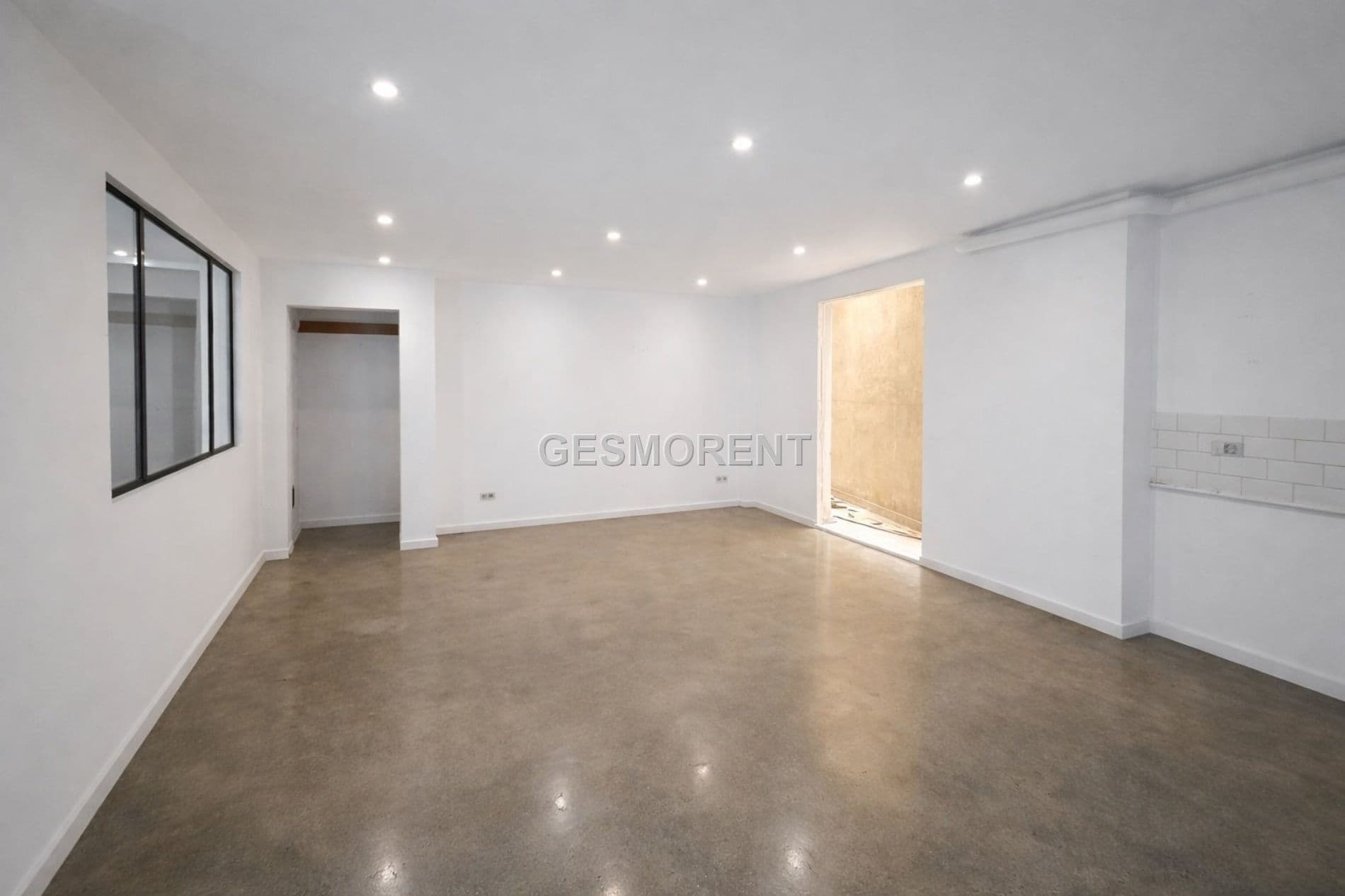 LOCAL EN ALQUILER Y VENTA EN SANTA CATALINA - Foto 1