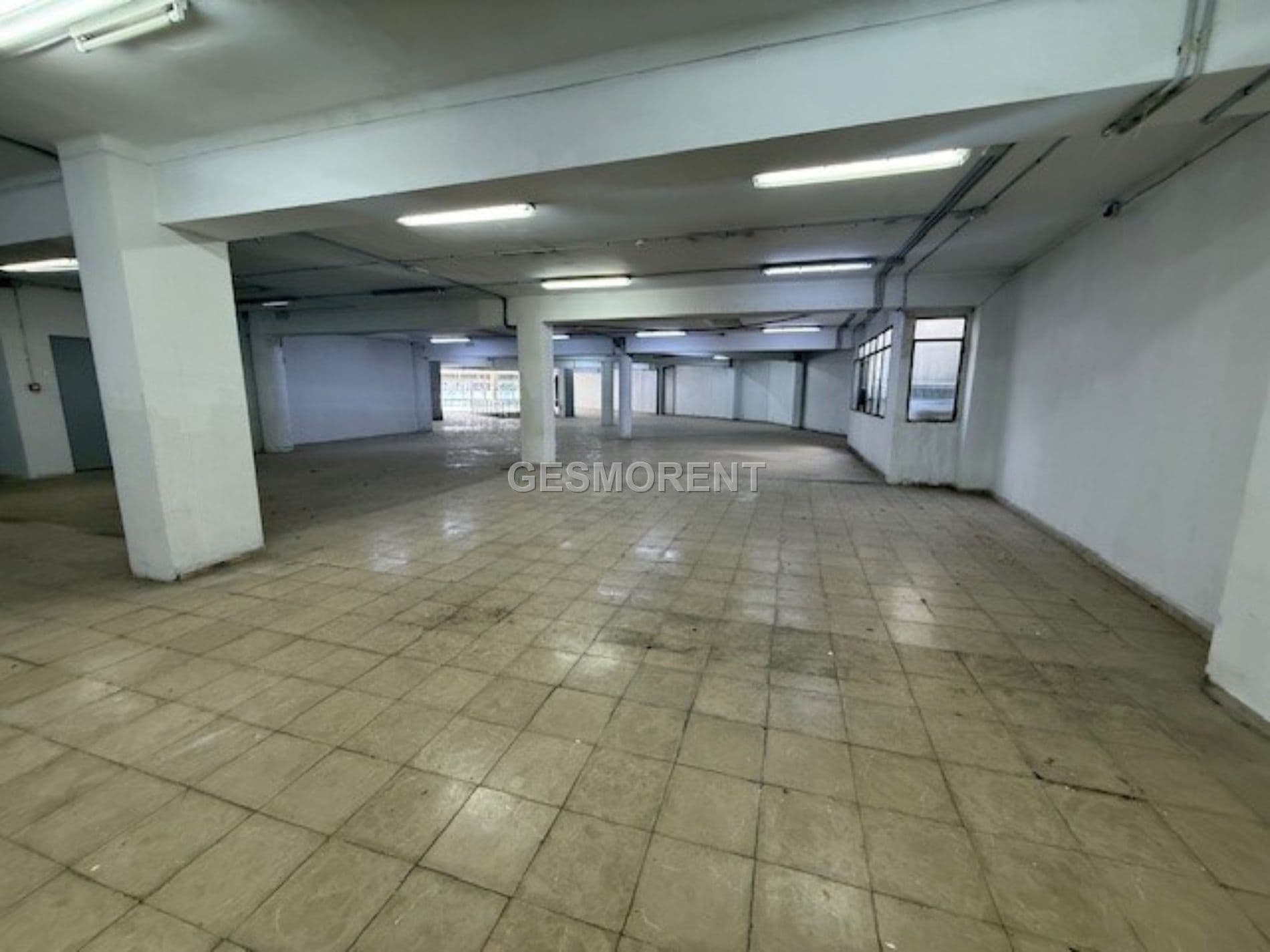 LOCAL EN ALQUILER EN EL CENTRO DE PALMA - Foto 2