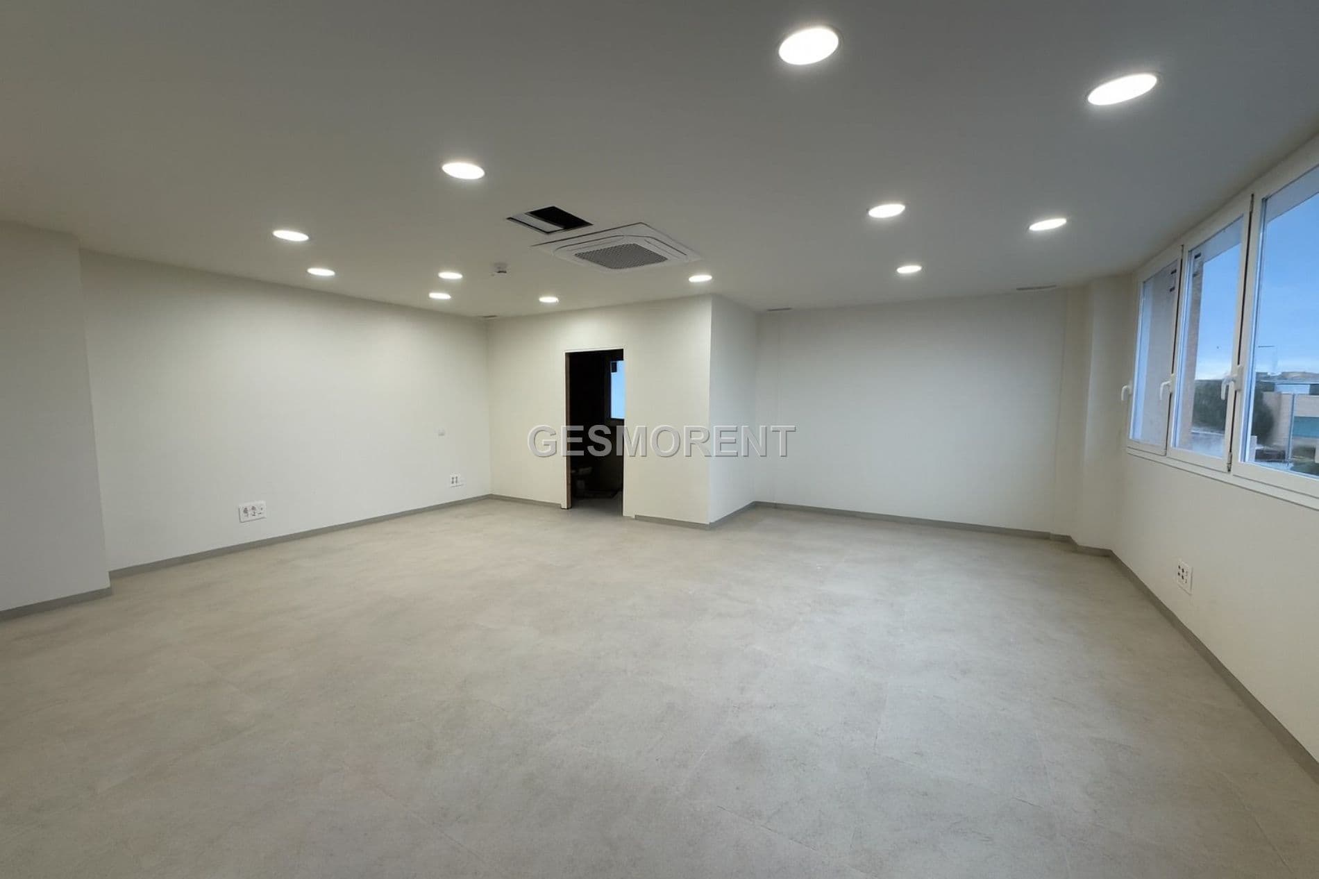 NAVE EN ALQUILER EN EL POLÍGONO DE MARRATXÍ - Foto 3