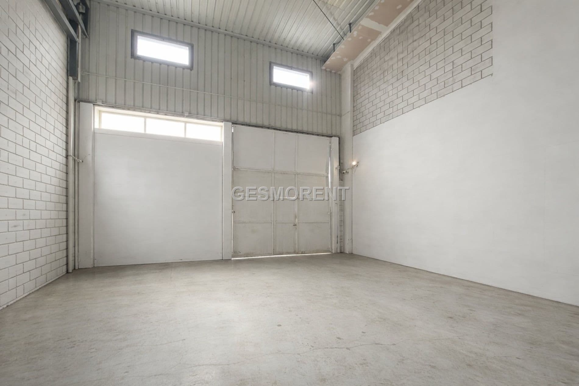 CONJUNTO DE NAVES EN ALQUILER EN LLUCMAJOR - Foto 1