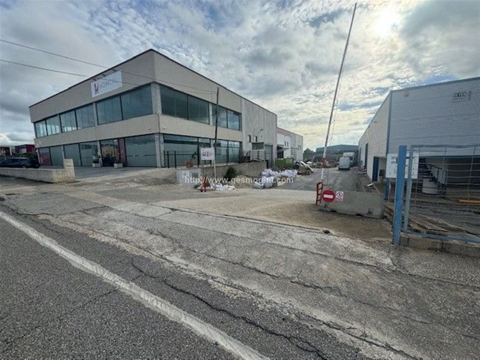 NAVE EN VENTA EN POLÍGONO DE VALLS - Foto 1