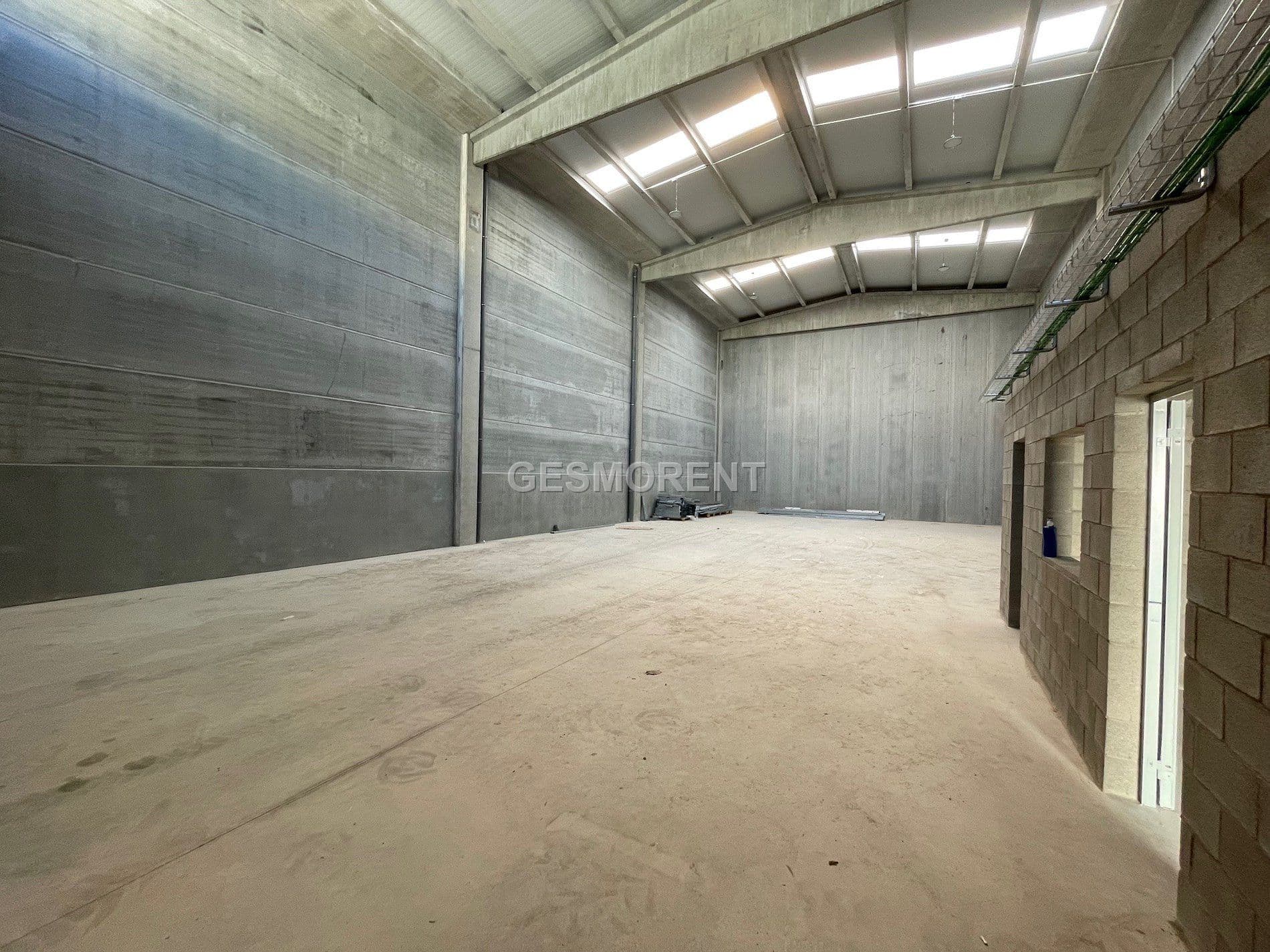 NAVE DE OBRA NUEVA FINALIZADA EN ALQUILER EN ESPARRAGUERA, BARCELONA - Foto 1