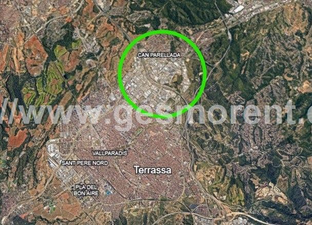 CONJUNTO DE NAVES EN VENTA EN TERRASSA - Foto 5