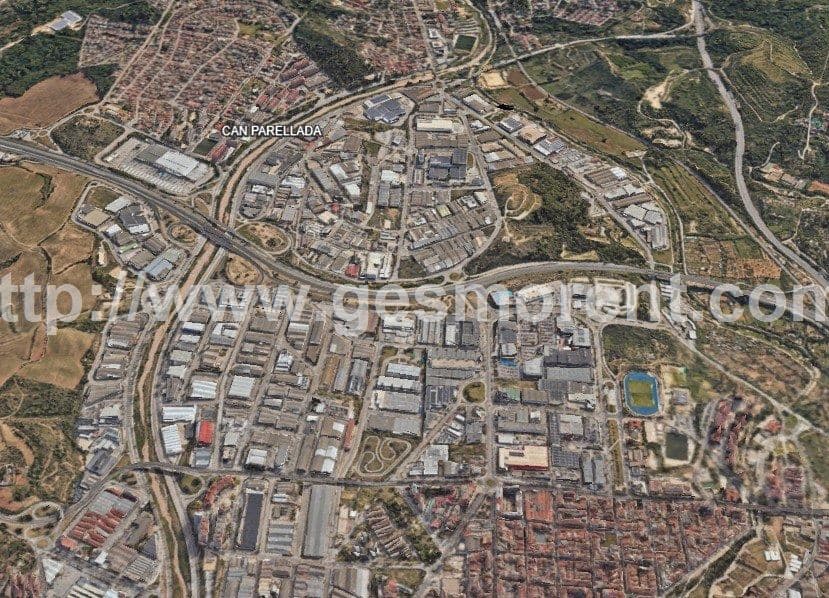 CONJUNTO DE NAVES EN VENTA EN TERRASSA - Foto 3