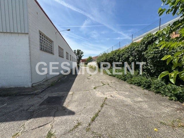 NAVE EN ALQUILER Y VENTA EN POLINYA - Foto 2