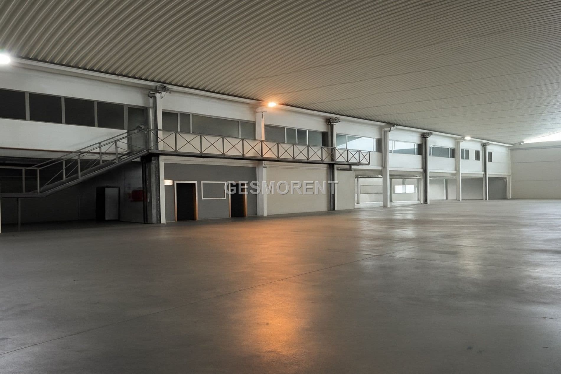 NAVE INDUSTRIAL EN VENTA EN EL POLIGONO EL NEVERO, EN BADAJOZ - Foto 2