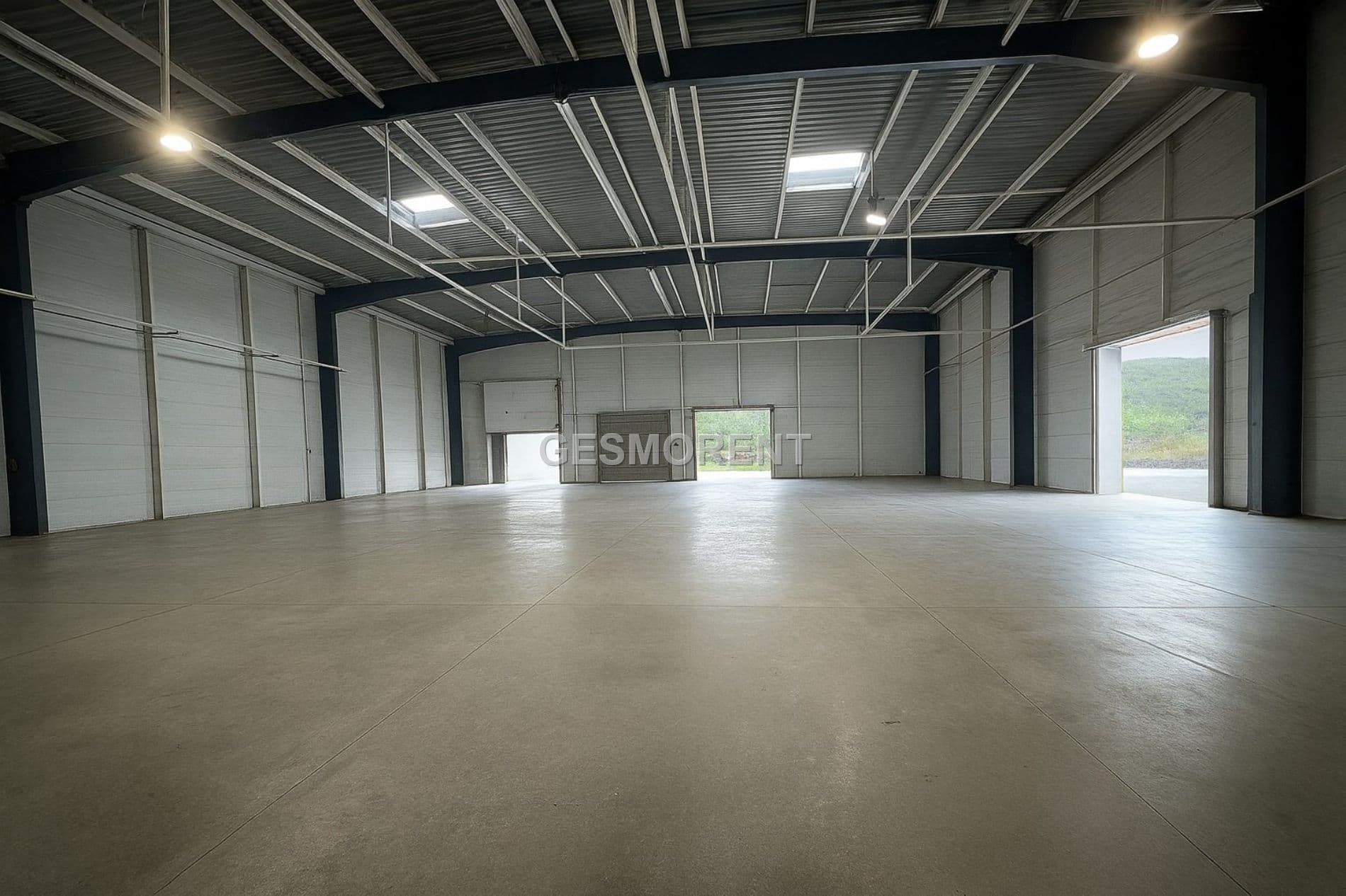 NAVE INDUSTRIAL EN VENTA EN EL POLIGONO TABAZA II, EN LOGREZANA - Foto 3