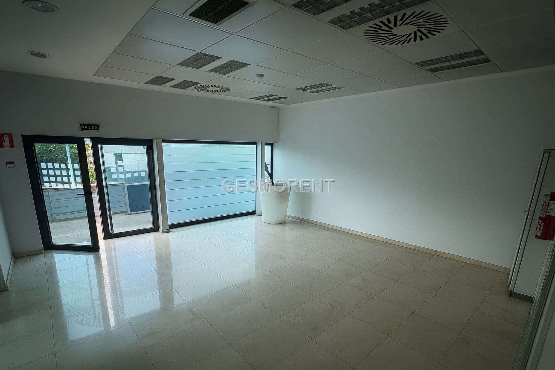 NAVE INDUSTRIAL EN VENTA EN EL POLIGONO TABAZA II, EN LOGREZANA - Foto 5