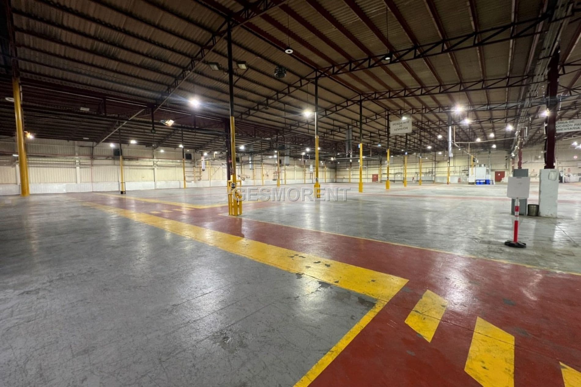 NAVE INDUSTRIAL EN VENTA EN MONTMELÓ, BARCELONA - Foto 2