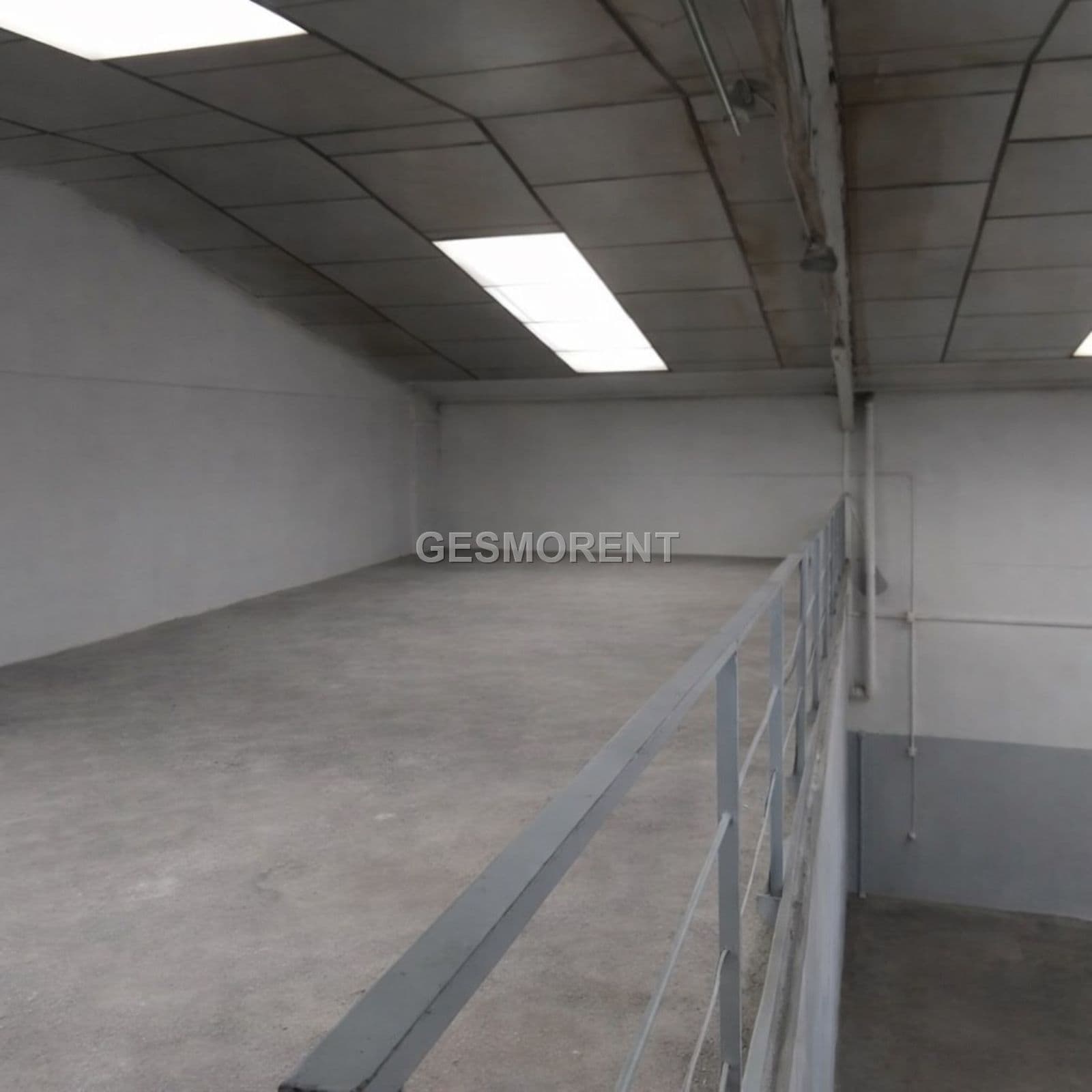 NAVE CON INQUILINO (A CORTO PLAZO) EN VENTA EN EL POLIGONO EL OLIVERAL, VALENCIA - Foto 2