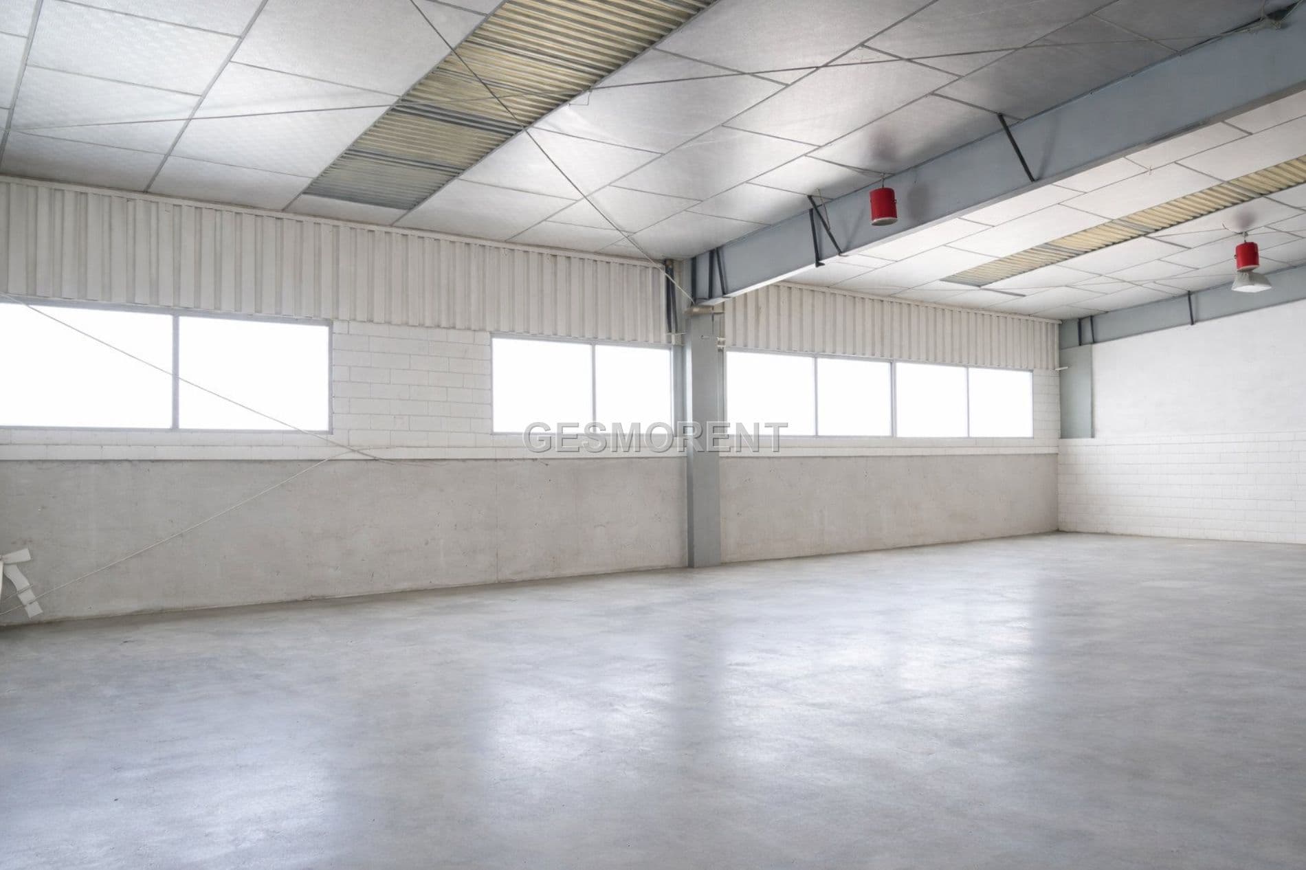 NAVE EN 1ª PLANTA EN VENTA EN MATARÓ - Foto 1