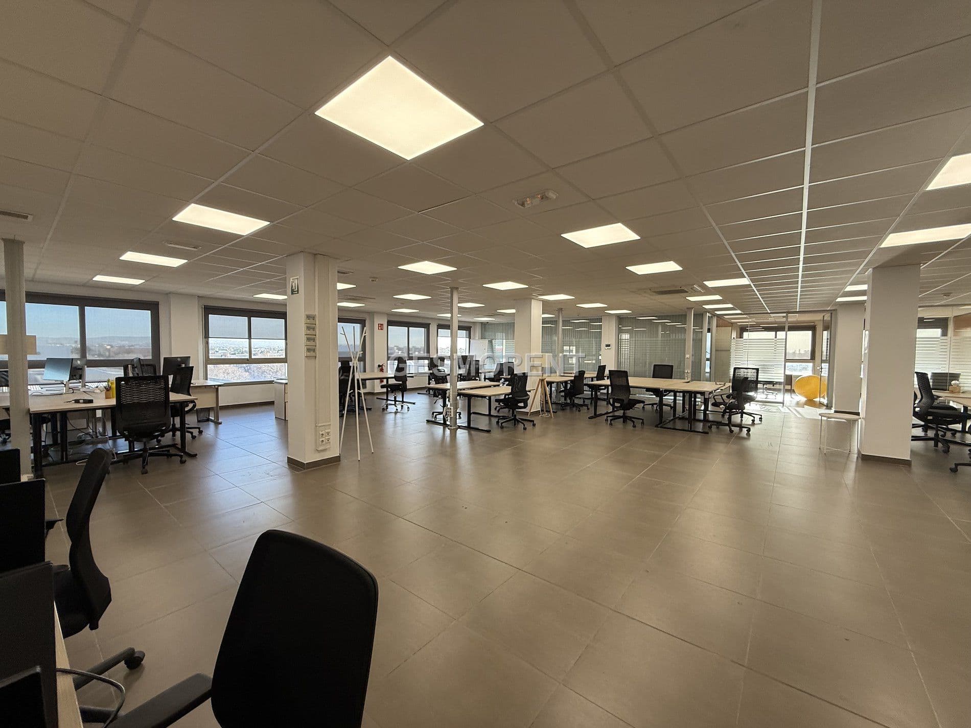 OFICINA EN ALQUILER EN POLÍGONO SON CASTELLÓ - Foto 1