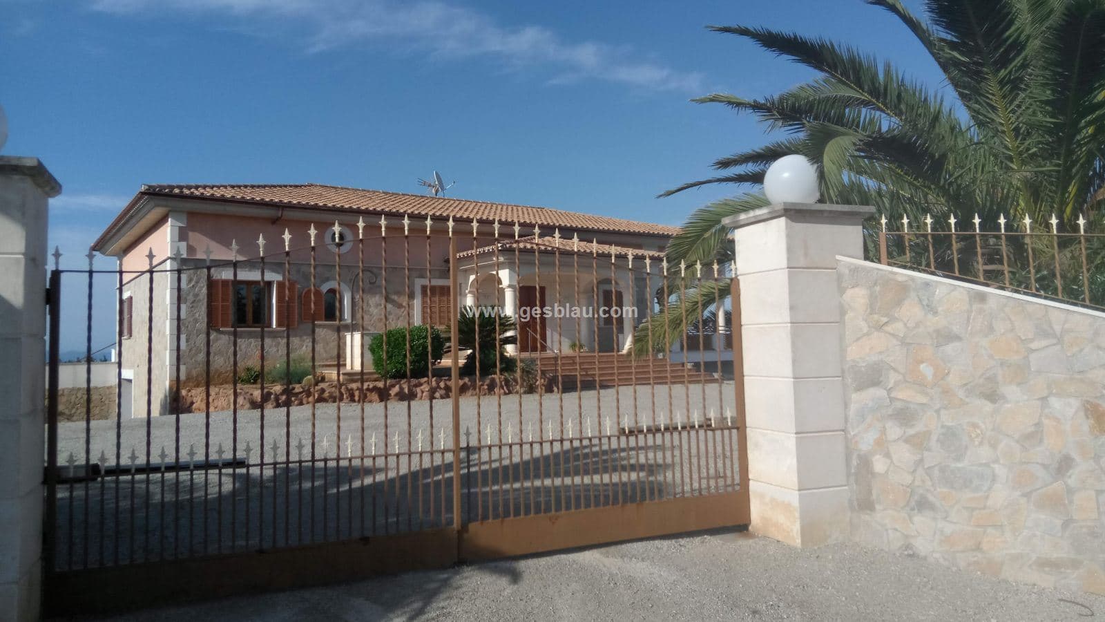 OPORTUNIDAD!!!! Finca con vistas al mar con 2 casas - Foto 3