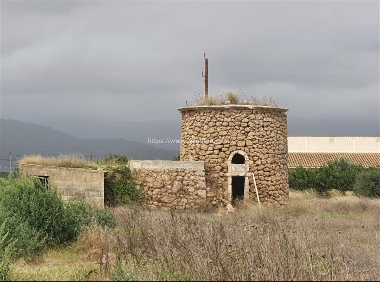 Finca rústica con caseta a reformar - Foto 1