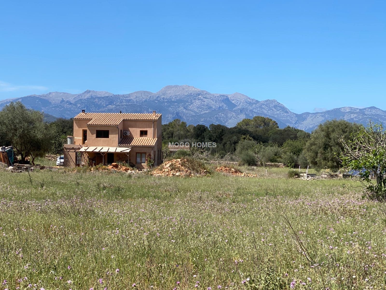 Finca casi terminada con terreno e impresionantes vistas a la montaña-Llubi - Foto 2