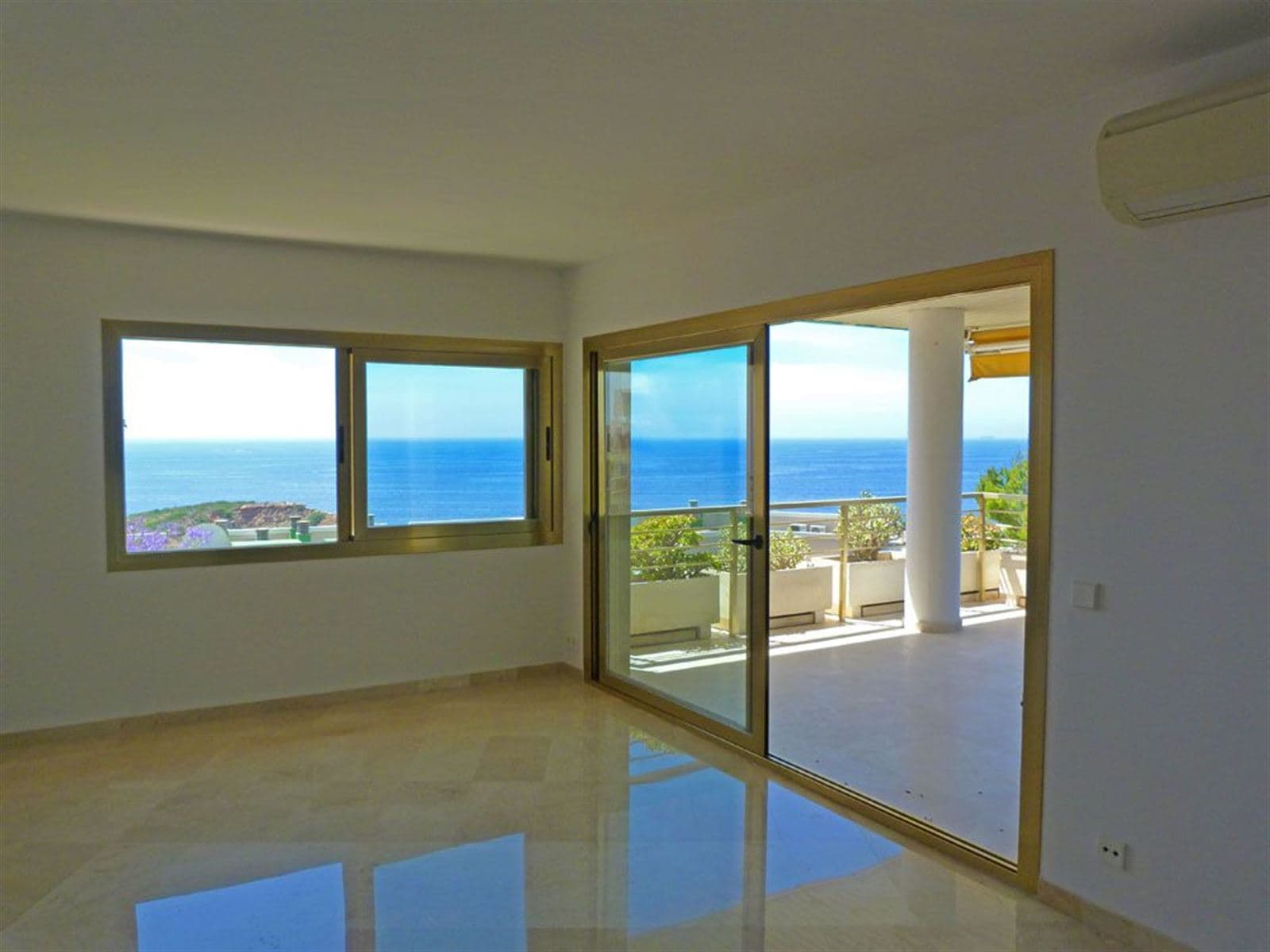 APARTAMENTO REFORMADO CON VISTAS MAR Y ACCESO A PUERTO PORTALS Y A LA PLAYA - Foto 2