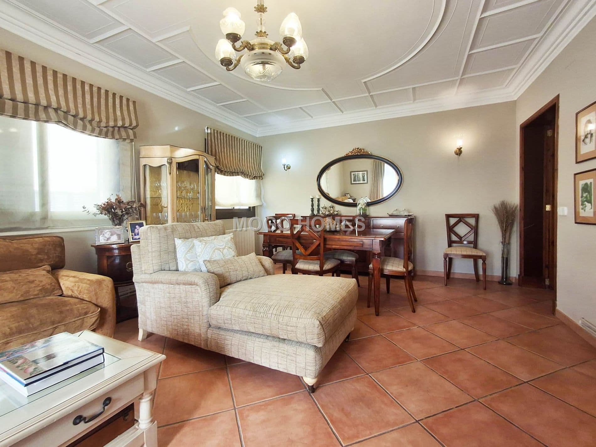 Amplia vivienda racionalista con terraza  en el barrio de Santa Catalina - Foto 2