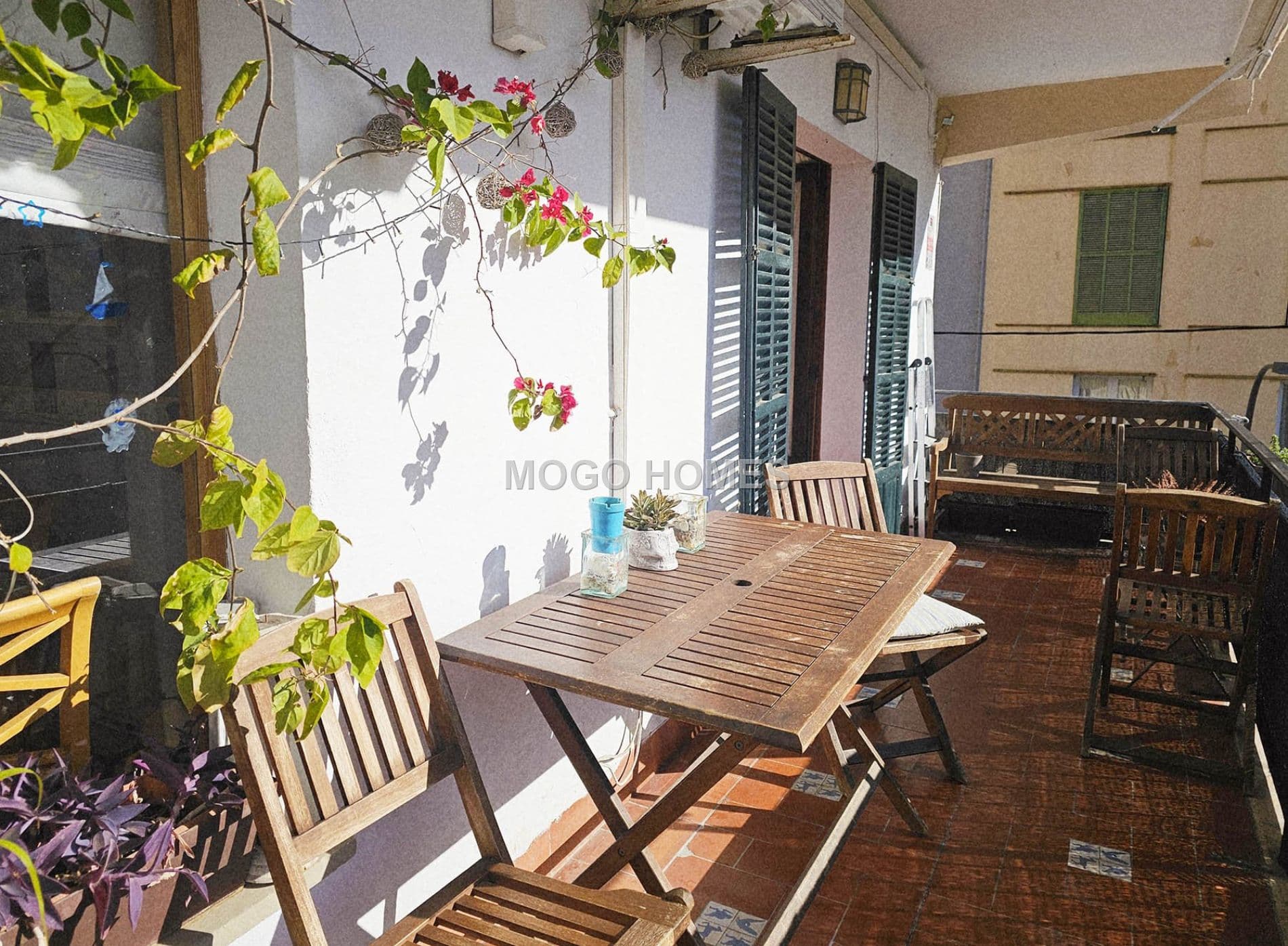 Amplia vivienda racionalista con terraza  en el barrio de Santa Catalina - Foto 1