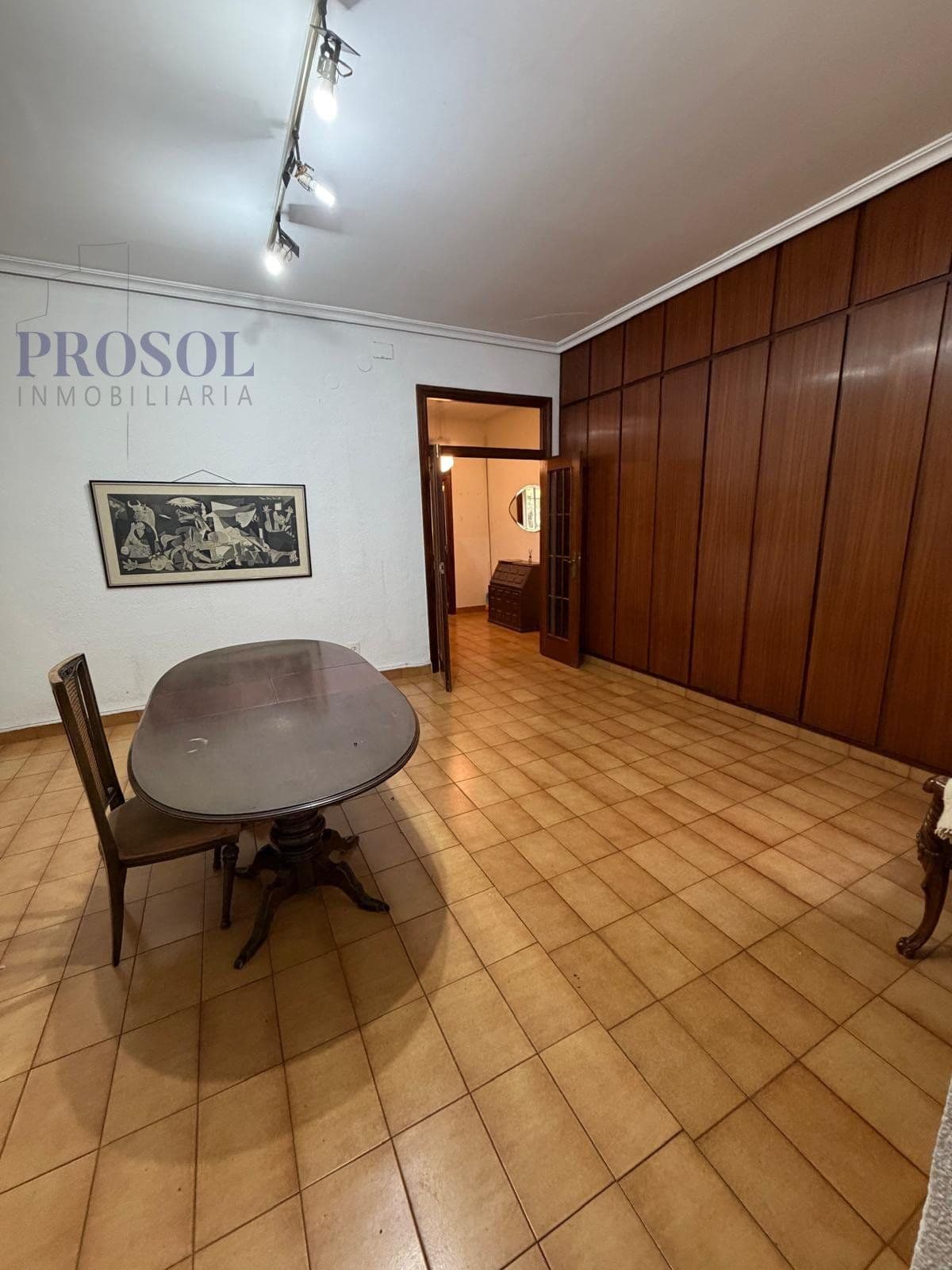 Edificio Completo con Cochera Doble y 2 Viviendas Independientes - Foto 4