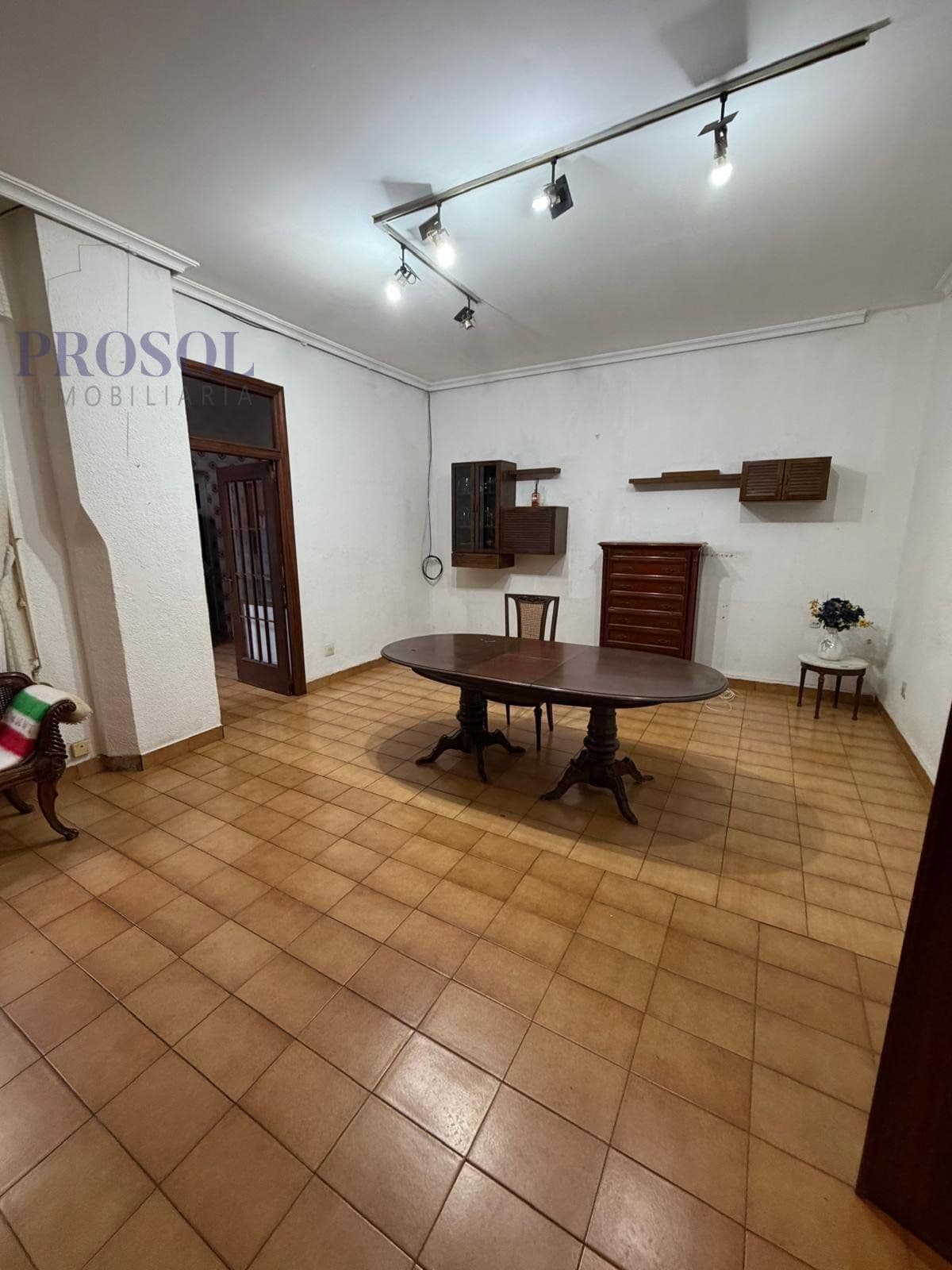 Edificio Completo con Cochera Doble y 2 Viviendas Independientes - Foto 5