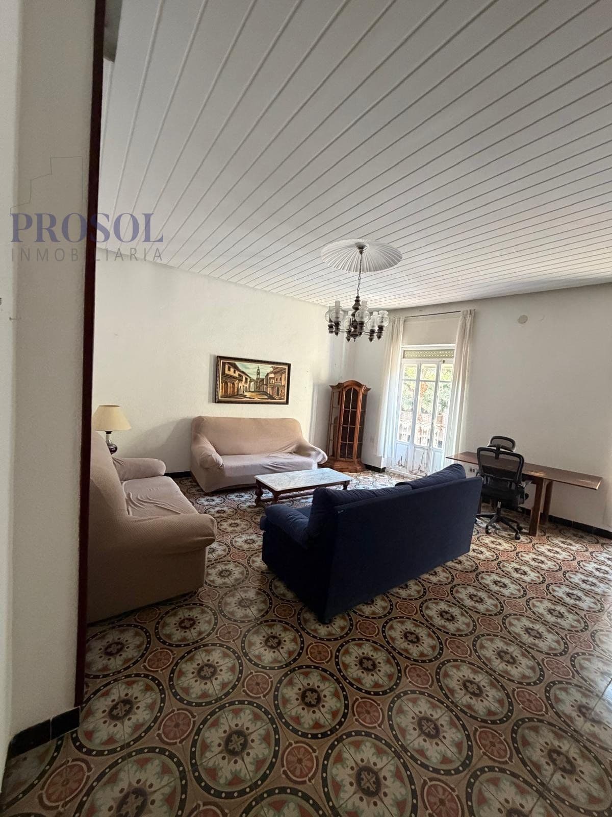 Edificio Completo con Cochera Doble y 2 Viviendas Independientes - Foto 2